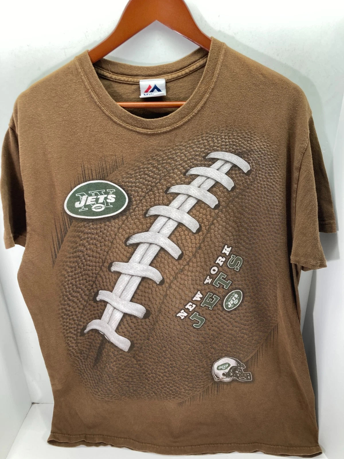 New York Jets Majestic T-shirt Mens Medium Brown Graphic Nfl Football Vintage | Trendy Graphic Tee | Casual Unisex T-shirt